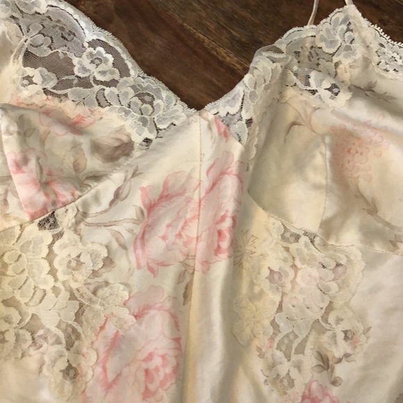 90’s Vintage Victoria’s Secret Silk teddy - Picture 6 of 13